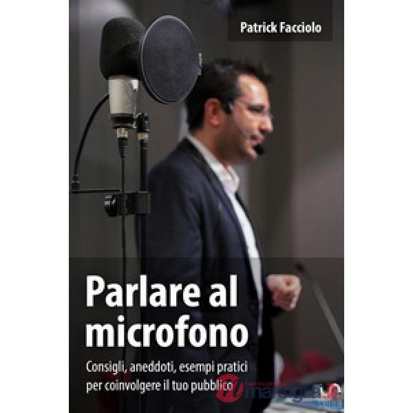 Parlare al microfono