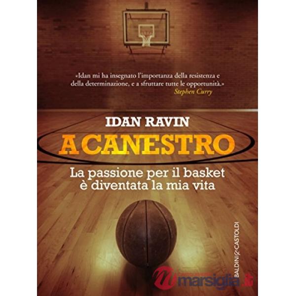 A canestro. La passione per il basket è diventata la mia vita