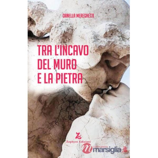 Tra l'incavo del muro e la pietra