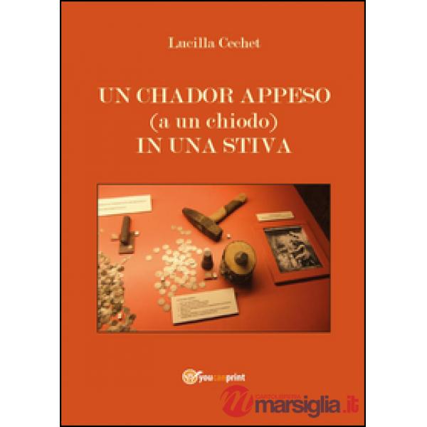 Chador appeso (a un chiodo) in una stiva (Un)