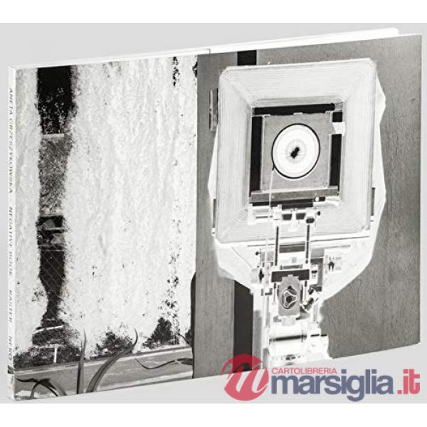 Negative book. Ediz. illustrata