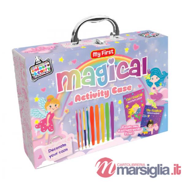 Valigetta delle creature magiche. Ediz. illustrata. Con 4 fogli stencil e fogli con silhouette. Con 4 penne gel, 4 pennarelli a 